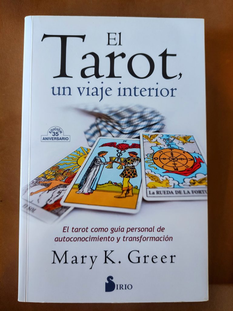 El Tarot, un viaje interior (El Tarot como guía personal de autoconocimiento y transformación). 