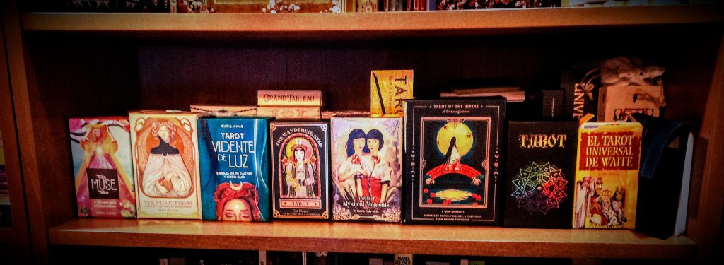 Selección de mazos de Tarot.