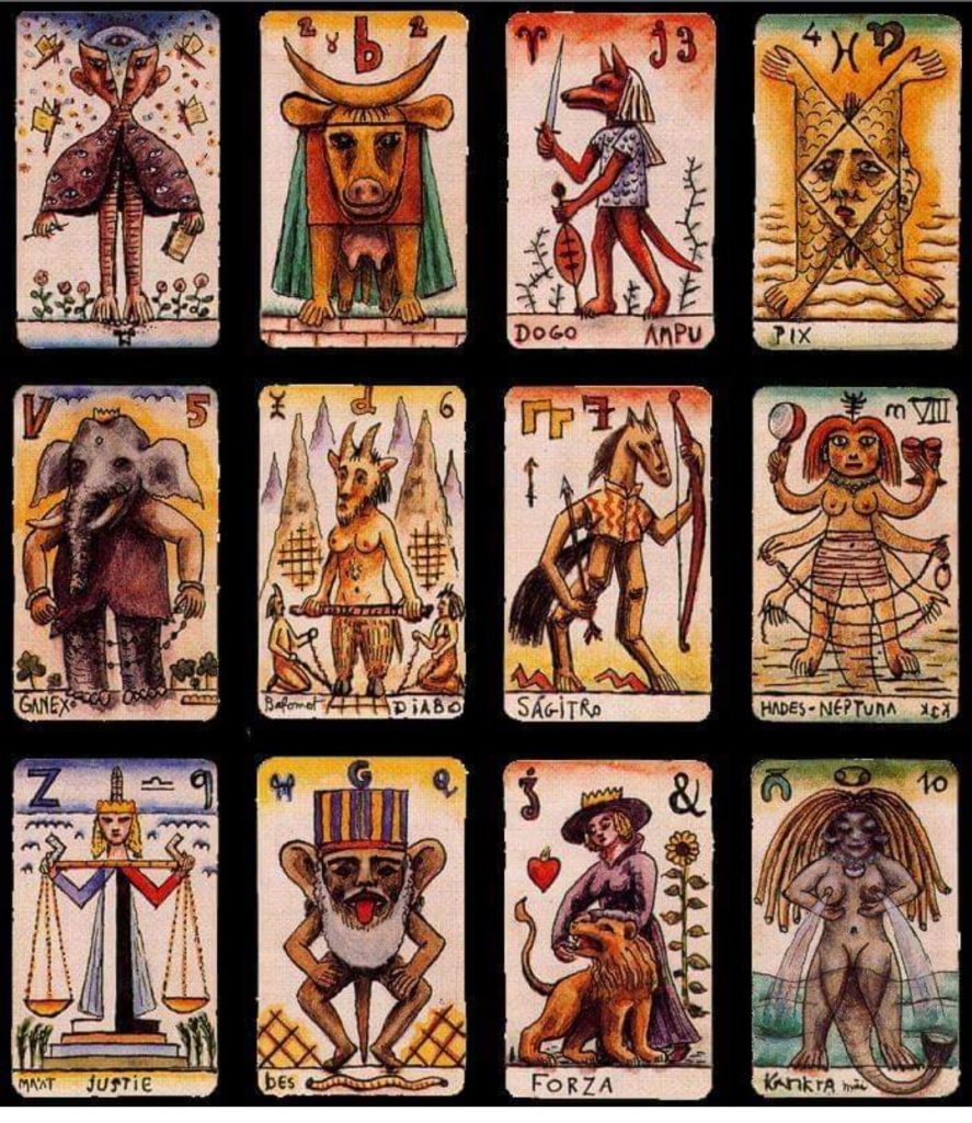 Foto del Tarot solar y astrológico de Xul Solar. Evolución del Tarot terapéutico.